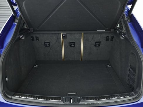 Certified 2021 Porsche Macan image 32