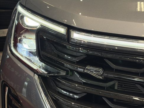 Used 2024 Volkswagen Atlas SEL Premium R-Line AWD/4WD image 11