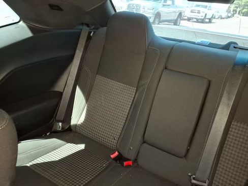 Used 2018 Dodge Challenger R/T RWD image 8