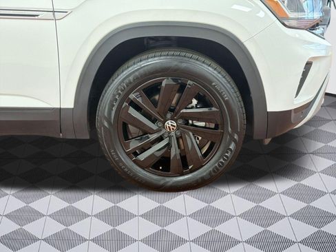 Used 2023 Volkswagen Atlas Cross Sport SE w/ Black Wheel Package image 11