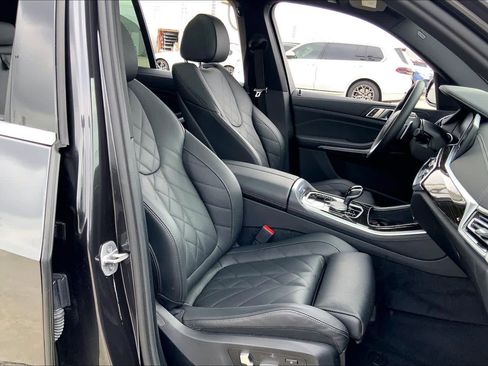 Used 2023 BMW X5 sDrive40i w/ Premium Package image 9