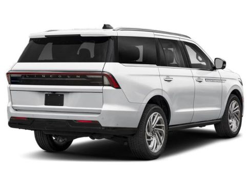 New 2026 Lincoln Navigator Reserve image 2