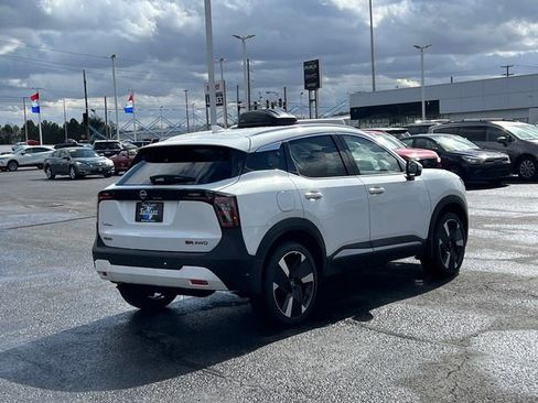 New 2025 Nissan Kicks SR image 6