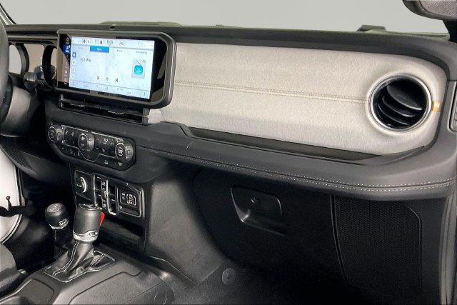 Used 2026 Jeep Wrangler Unlimited Sahara AWD/4WD image 23