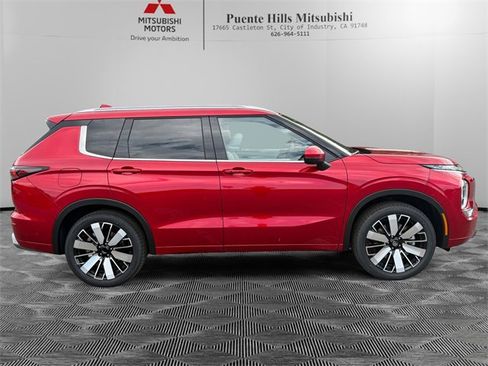 New 2025 Mitsubishi Outlander SEL image 4