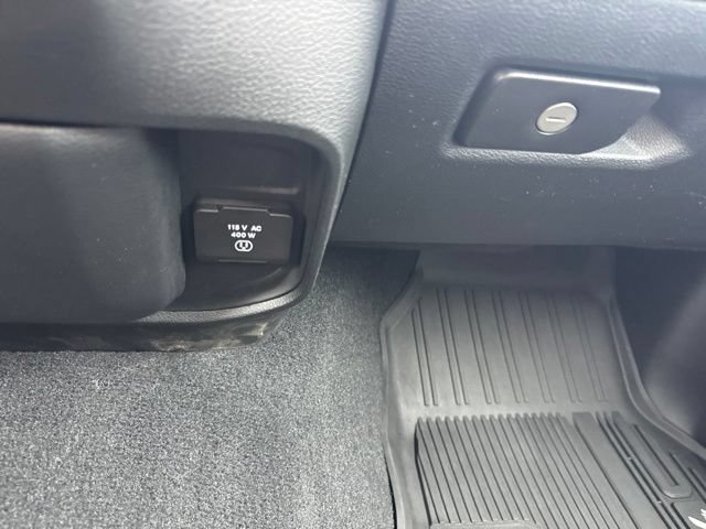 Used 2025 RAM 1500 Laramie AWD/4WD image 32