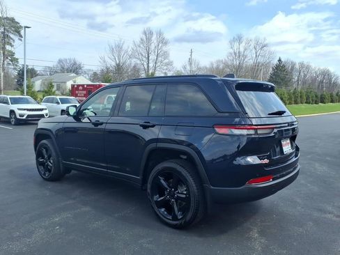 Used 2024 Jeep Grand Cherokee Limited w/ Luxury Tech Group II AWD/4WD image 3