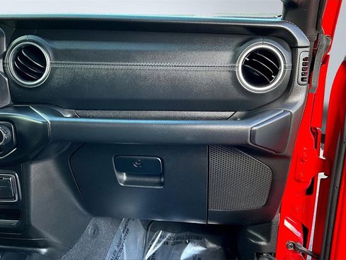 Used 2021 Jeep Gladiator Overland w/ Popular Equipment Package image 17