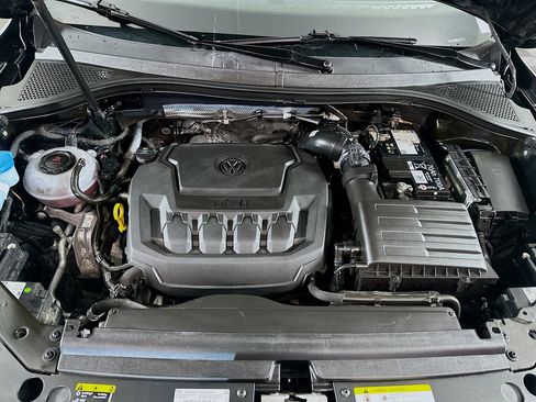 Used 2024 Volkswagen Tiguan Wolfsburg Edition image 31