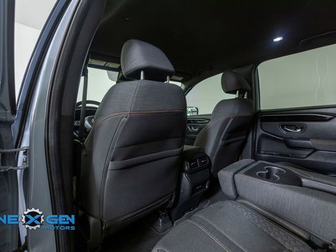 Used 2025 Honda Pilot Sport image 23