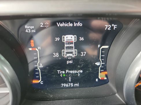 Used 2018 Jeep Wrangler Unlimited Sahara image 18