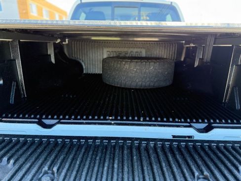 Used 2018 Nissan Frontier SV AWD/4WD image 14