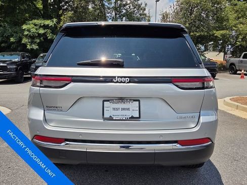 Used 2025 Jeep Grand Cherokee Limited RWD image 7
