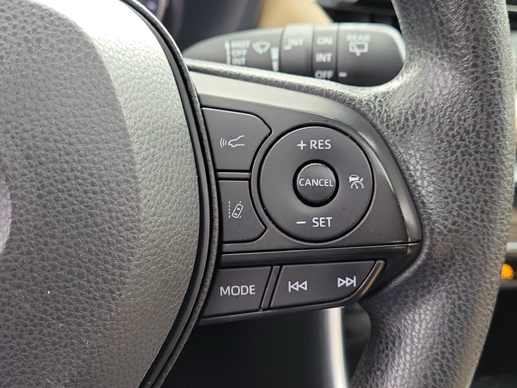 Used 2021 Toyota RAV4 XLE w/ Convenience Package AWD/4WD image 10