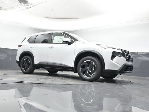 Used 2026 Nissan Rogue SV w/ SV Premium Package AWD/4WD image 15