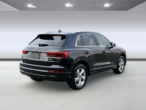 Used 2020 Audi Q3 2.0T Premium w/ Convenience Package AWD/4WD image 9