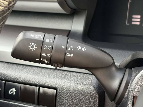 Used 2024 Toyota Tacoma SR5 w/ SR5 Upgrade Package AWD/4WD image 31