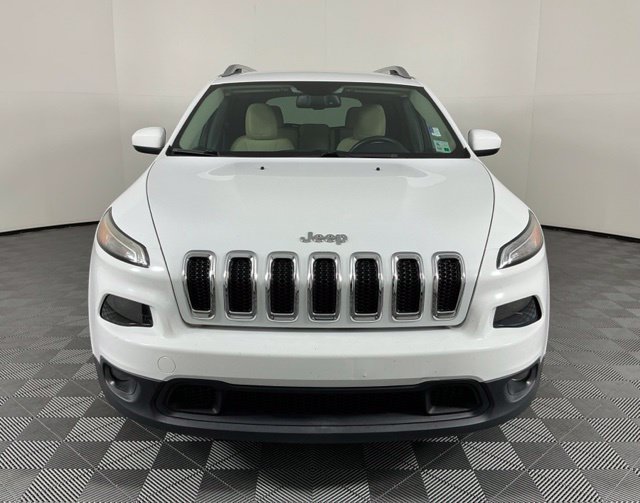 Used 2015 Jeep Cherokee Latitude w/ Comfort/Convenience Group FWD image 3