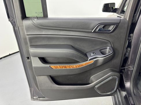 Used 2015 Chevrolet Suburban LTZ image 47