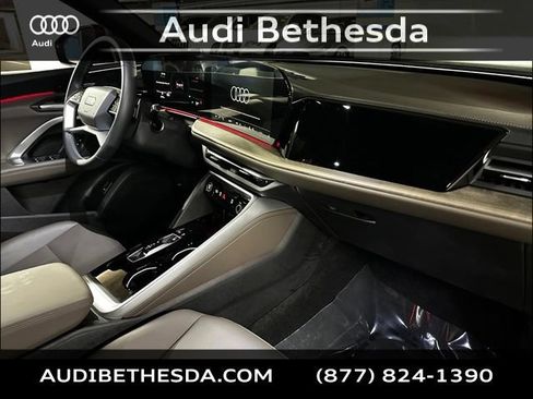 Used 2025 Audi Q5 Premium Plus w/ Premium Plus AWD/4WD image 11
