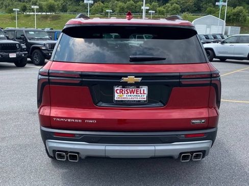 Used 2026 Chevrolet Traverse LT w/ Driver Confidence Package AWD/4WD image 4