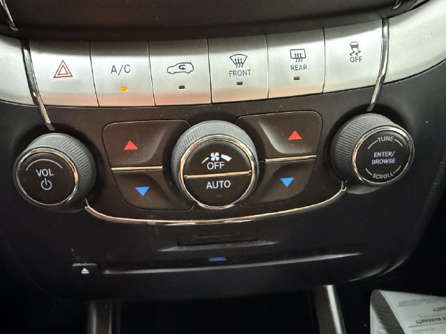 Used 2019 Dodge Journey SE FWD image 17