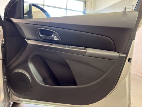 Used 2015 Chevrolet Cruze LT FWD image 20
