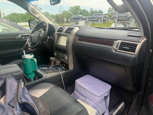 Used 2018 Lexus GX 460 Premium w/ Premium Package AWD/4WD image 12