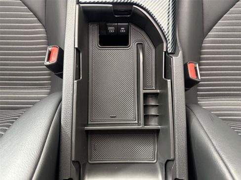 Certified 2022 Toyota Camry SE image 33