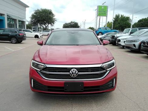 Used 2022 Volkswagen Jetta SEL FWD image 3