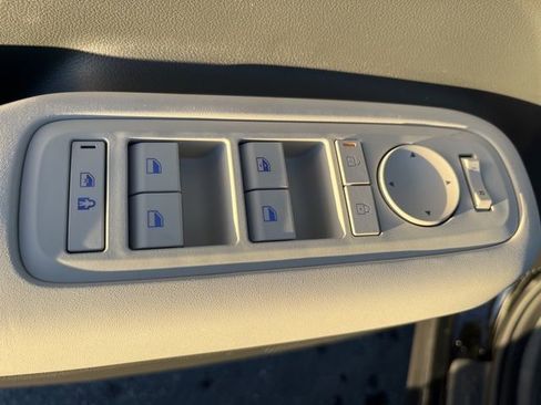 New 2026 Hyundai Santa Fe SE image 11