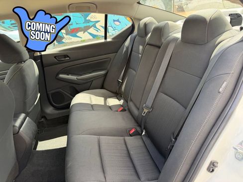 Used 2025 Nissan Altima 2.5 SV FWD image 11