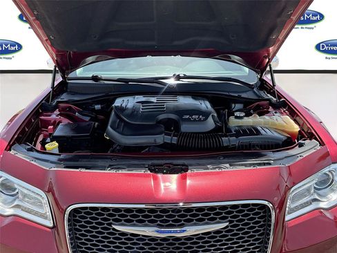 Used 2018 Chrysler 300 Limited w/ Safetytec Plus Group RWD image 31