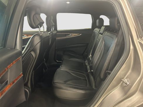 Used 2016 Lincoln MKX Select w/ Select Plus Package FWD image 18