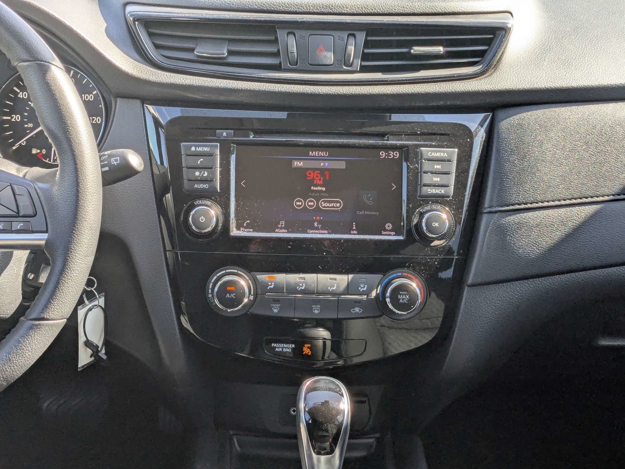 Used 2019 Nissan Rogue S w/ Special Edition Package FWD image 18