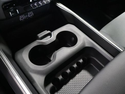New 2026 RAM 1500 4x4 Crew Cab image 21