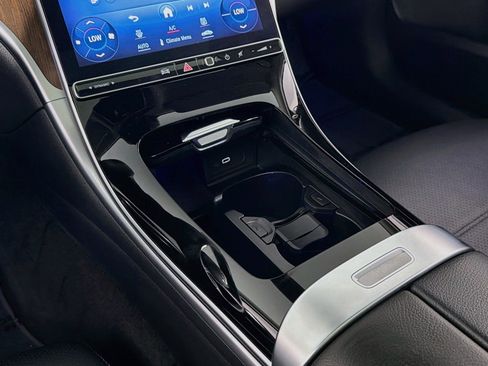 Used 2022 Mercedes-Benz C 300 Sedan image 6