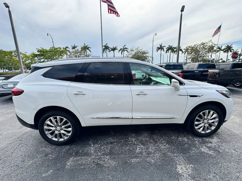 Used 2019 Buick Enclave Premium w/ Experience Buick Package FWD image 9