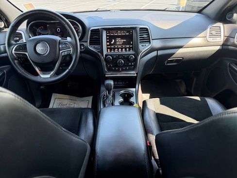 Used 2017 Jeep Grand Cherokee Altitude AWD/4WD image 30