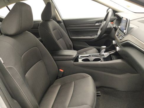 Used 2024 Nissan Altima 2.5 SV image 21