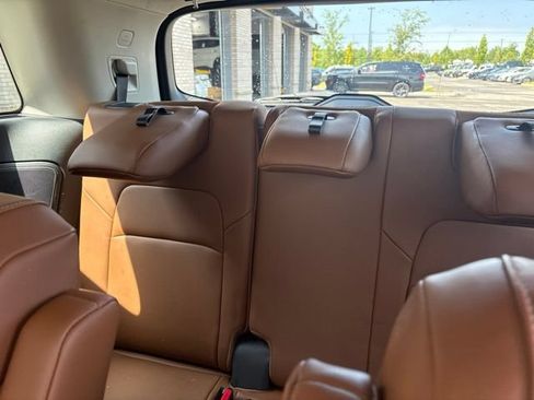 Used 2023 Nissan Pathfinder Platinum AWD/4WD image 32