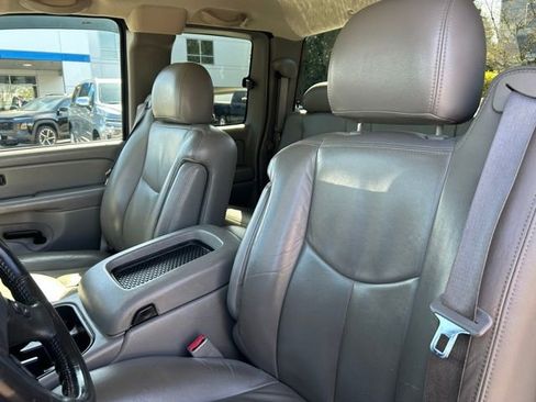 Used 2004 Chevrolet Silverado 1500 w/ Z71 Convenience Package 2 image 17