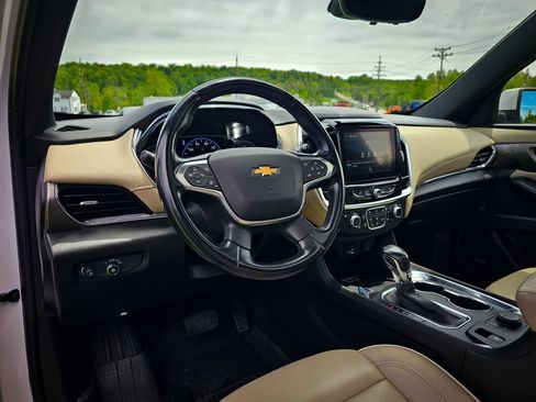 Used 2023 Chevrolet Traverse Premier AWD/4WD image 16