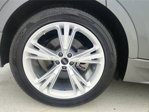 Used 2023 Audi Q8 Prestige w/ Prestige Package image 61