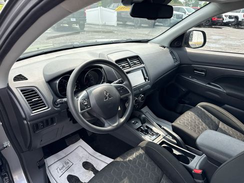 Used 2024 Mitsubishi Outlander Sport ES AWD/4WD image 12