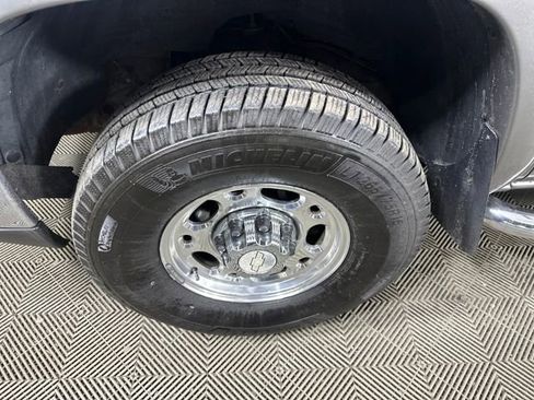 Used 2006 Chevrolet Silverado 2500 LT w/ Heavy-Duty Power Package image 10