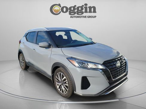 Used 2021 Nissan Kicks SV FWD image 7