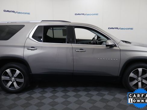 Used 2018 Chevrolet Traverse LT w/ LPO, Floor Liner Package FWD image 5