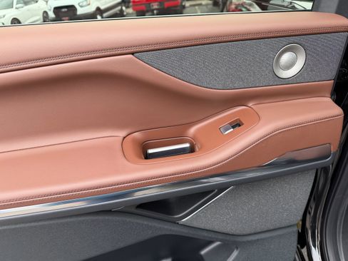 New 2025 Lincoln Navigator L Reserve image 21