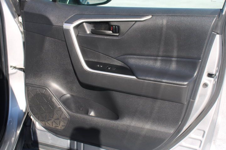 Used 2023 Toyota RAV4 LE AWD/4WD image 17
